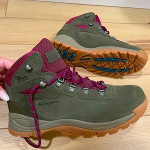 Women’s Newton Ridge™ Plus Waterproof Amped Hiking Boot